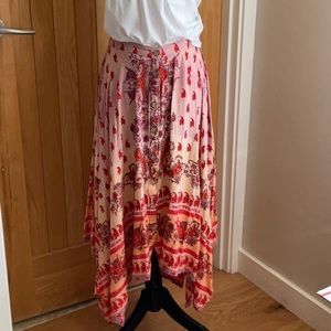 Angie, Long, Asymmetrical Hankercheif Skirt. Boho Chic! Small. Never been worn!
